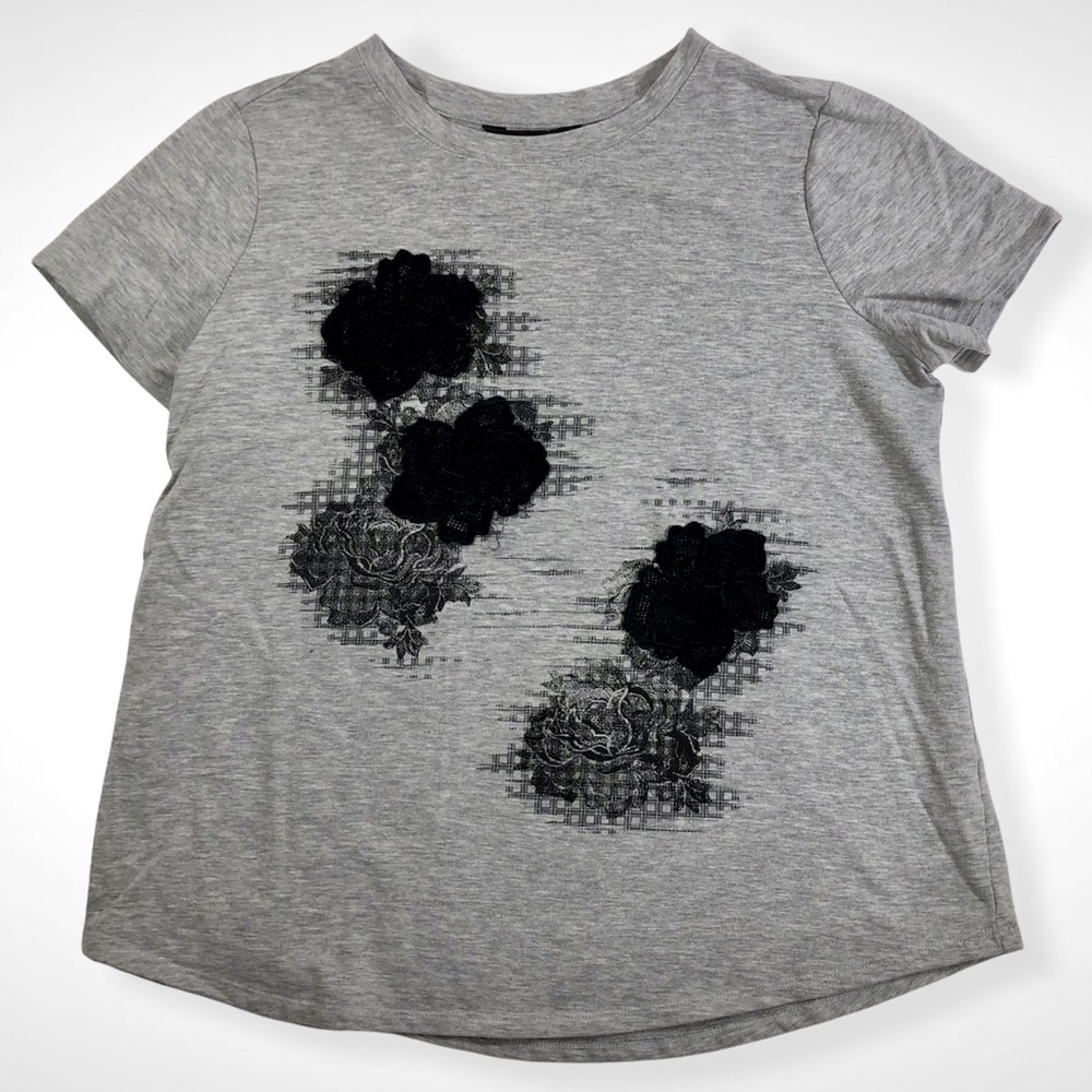 SIMPLY VERA VERA WANG TOP W/ 3D FLORAL APPLIQUÉ Sz M